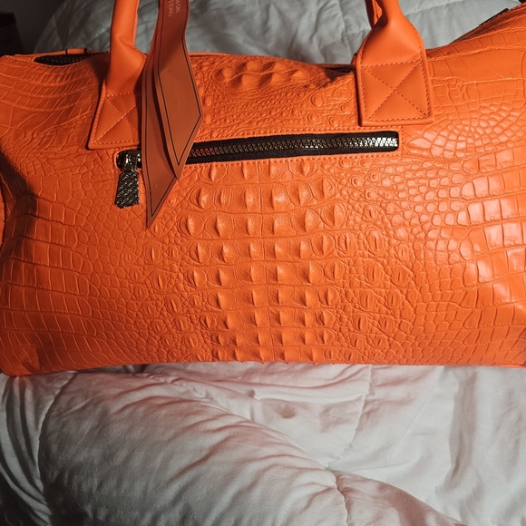 Tote&Carry Neon Orange Duffle - Picture 3 of 4